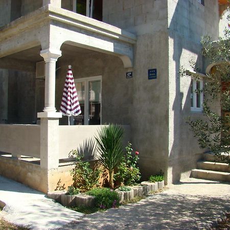 Apartments Pinus Pirovac Exterior photo