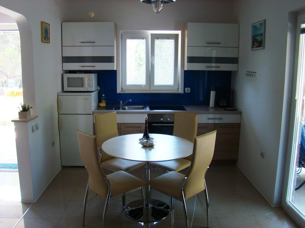 Apartments Pinus Pirovac Room photo
