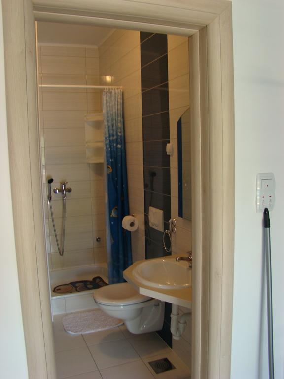 Apartments Pinus Pirovac Room photo
