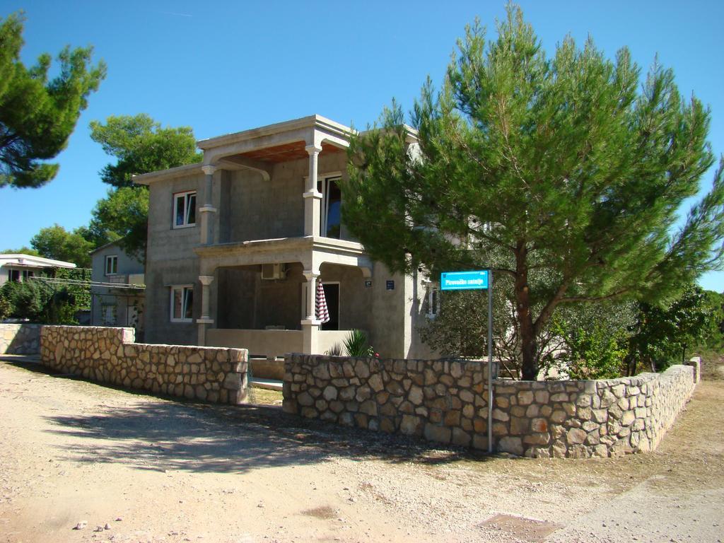 Apartments Pinus Pirovac Room photo