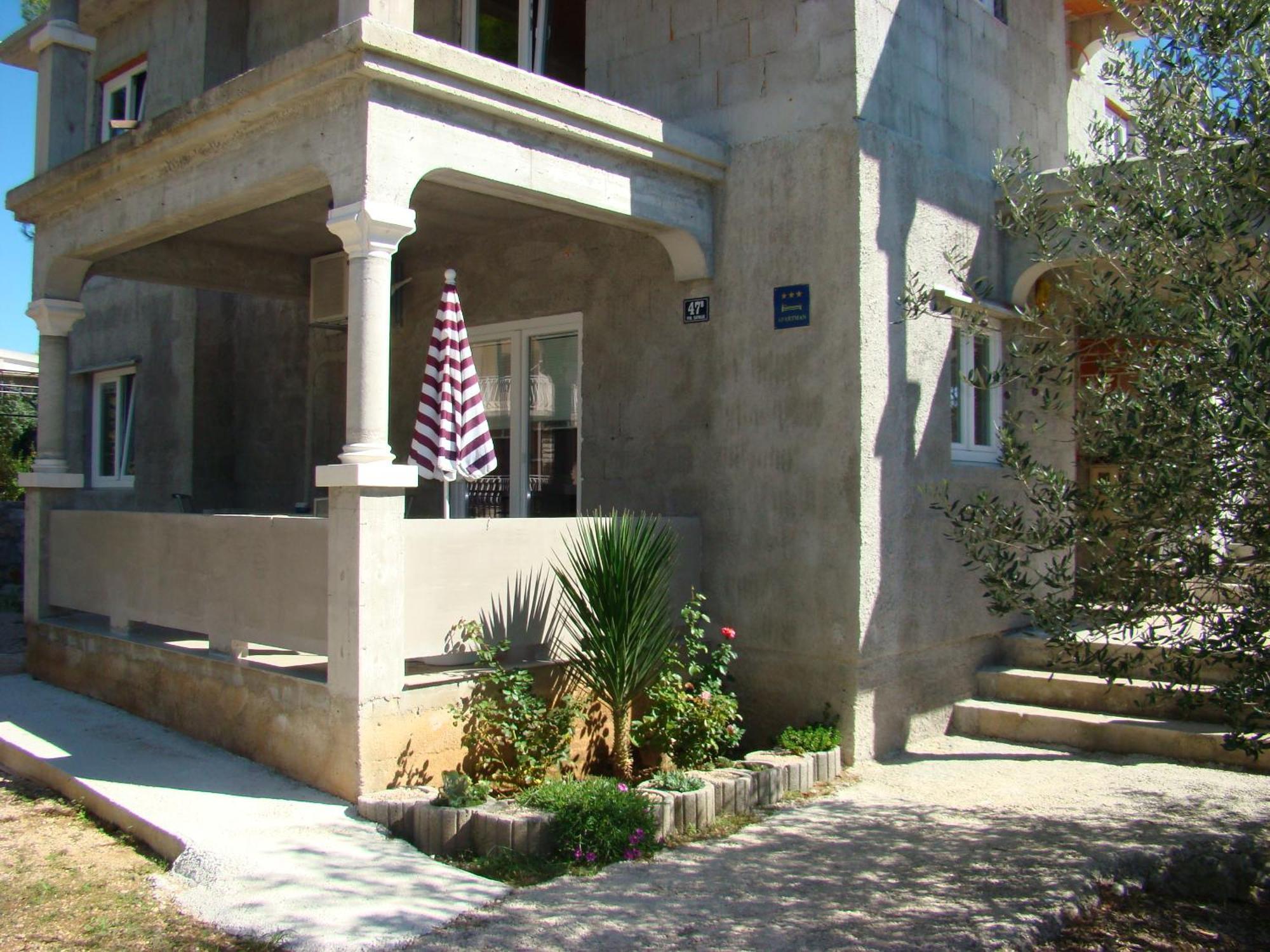 Apartments Pinus Pirovac Exterior photo