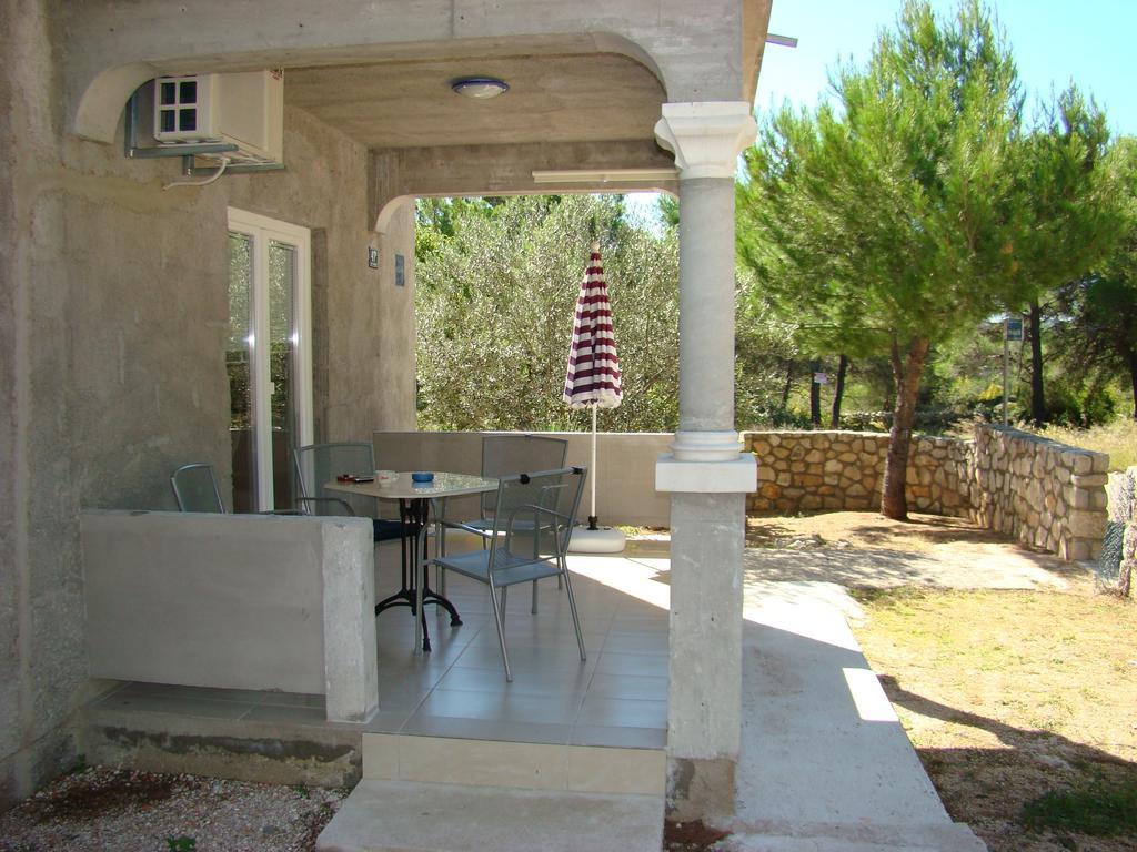Apartments Pinus Pirovac Room photo